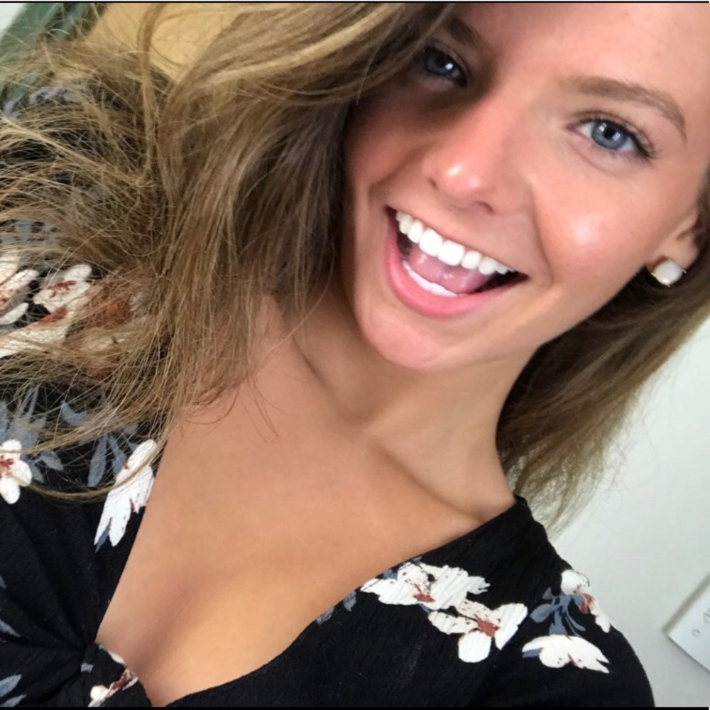 Meet your Posher, Devin